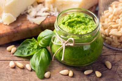 bazalkové pesto