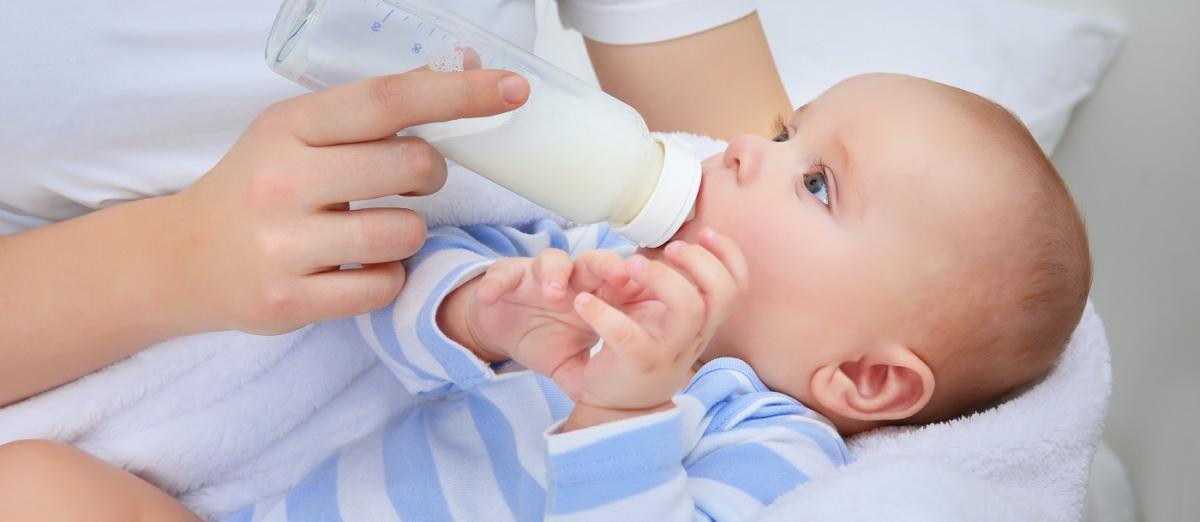Když mateřské mléko nestačí