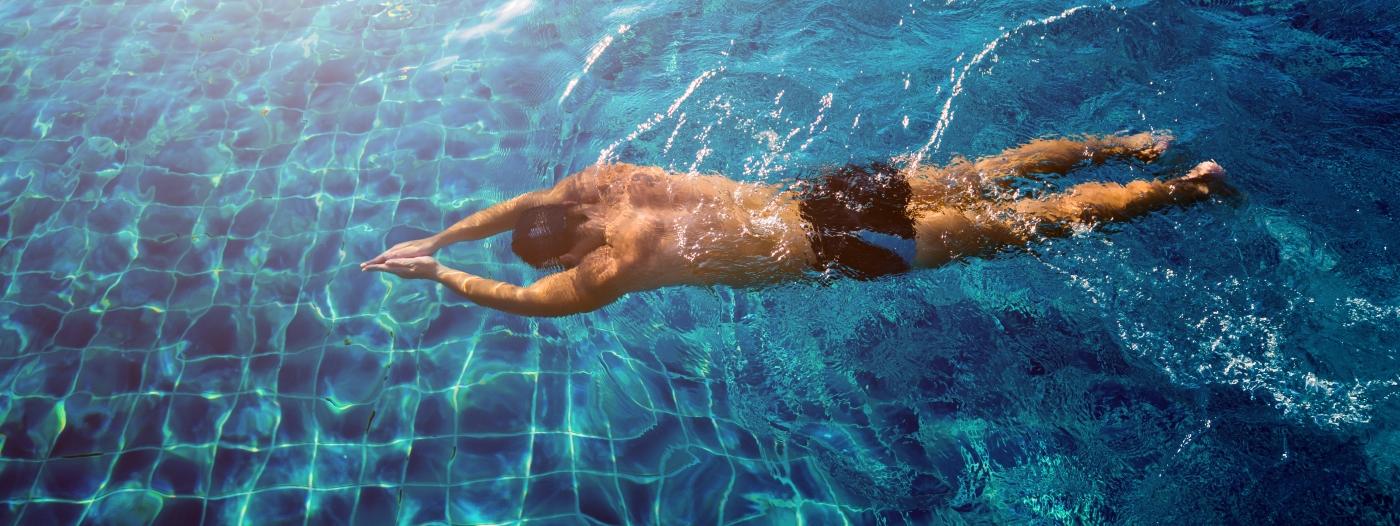 Trpíte stresem a nespavostí? Běžte si zaplavat! 